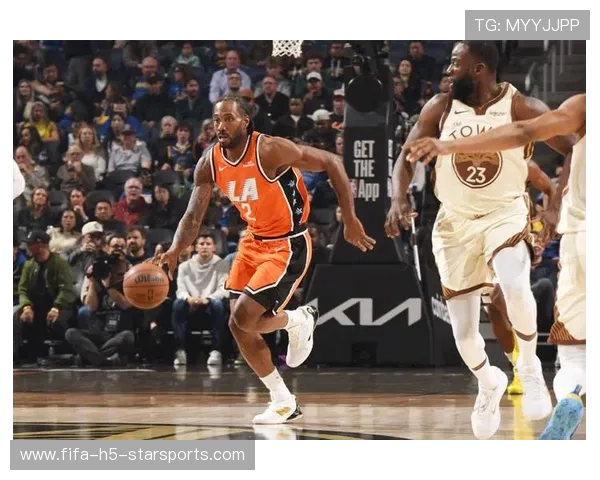 快船底角三分连中,对手被迫暂停 快船底角三分连中,对手被迫暂停